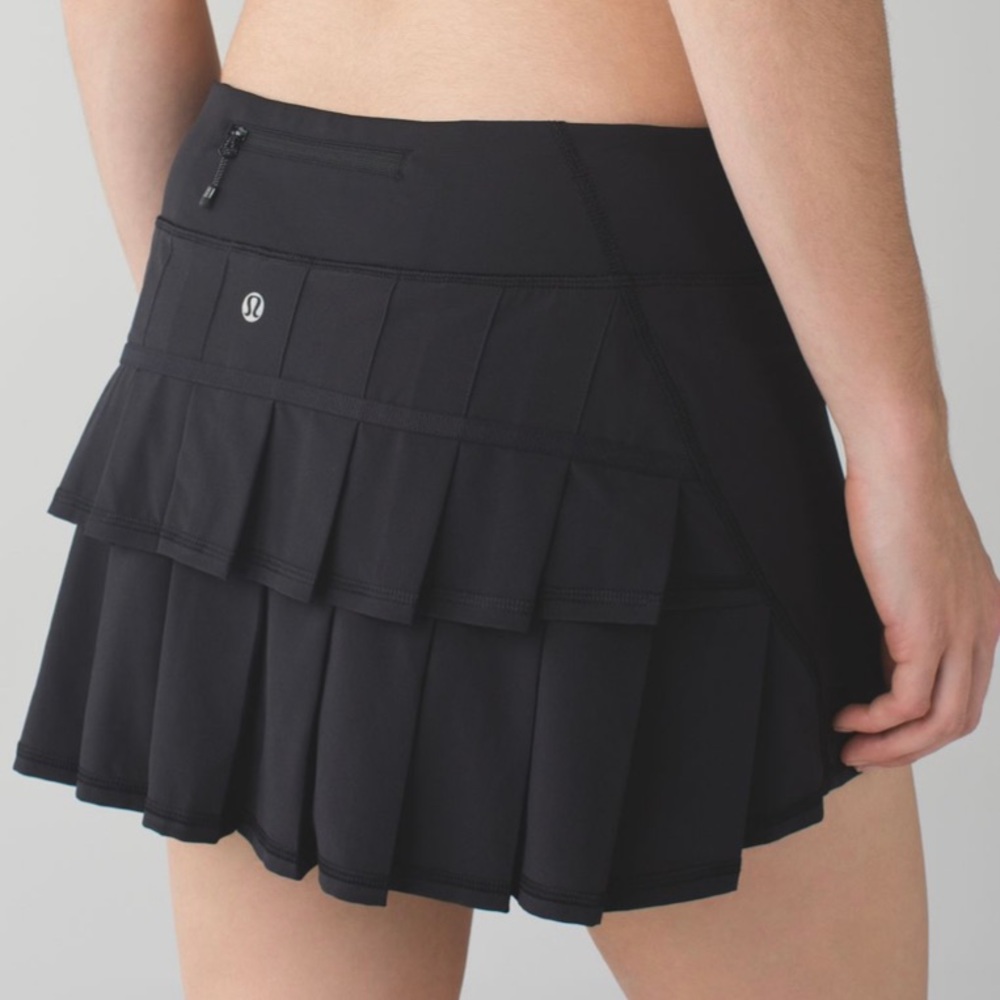 Lululemon black ruffle tennis skirt